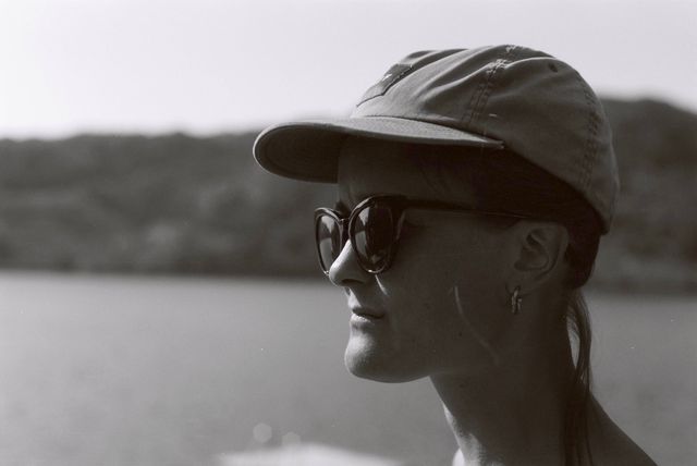 Alvilde i sort-hvitt på analog film.