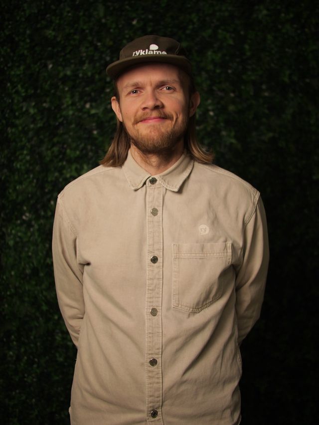 Portrett av Tom Egill.